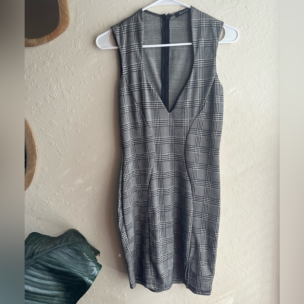 Black and white dress size small